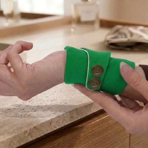 Green Wrist Wallet AMB21