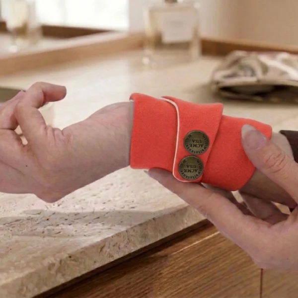 Light Tomato Wrist Wallet AMB79
