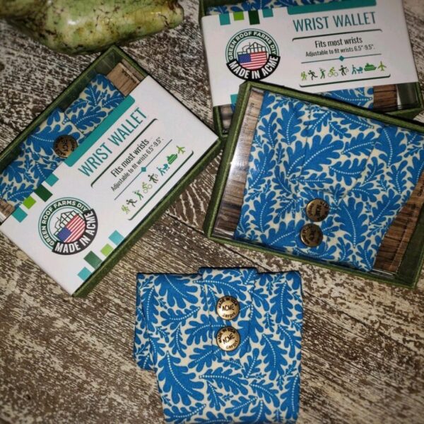 Cream and Turquoise Deco Wrist Wallet