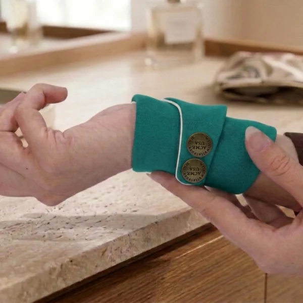 Emerald Wrist Wallet AMB107