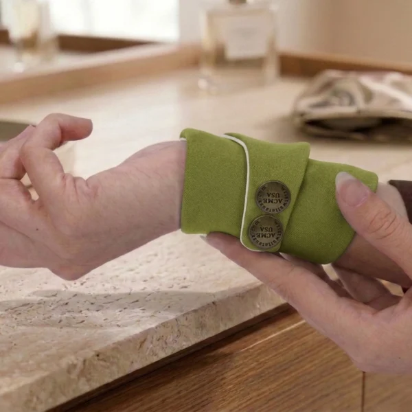 Light Olive Wrist Wallet AMB23
