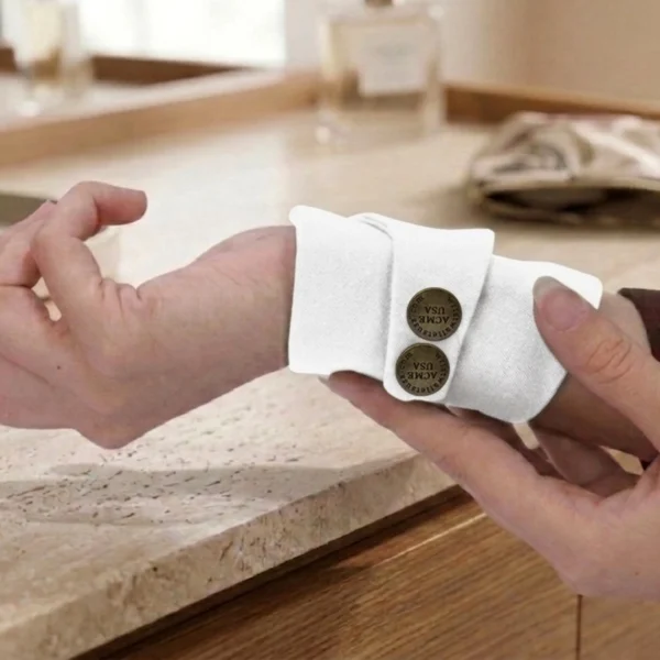 White Wrist Wallet AMB1