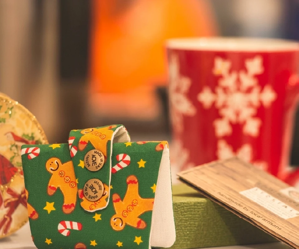 Festive green fabric wallet